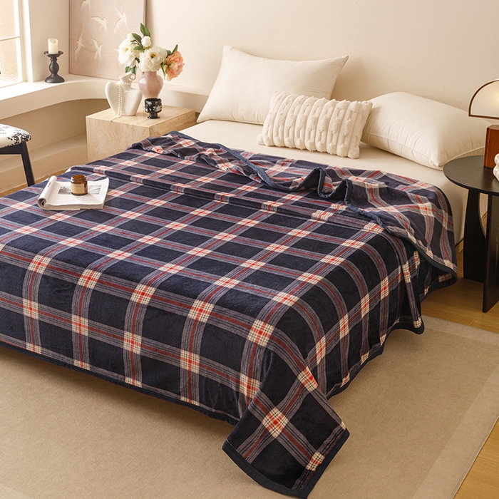 91家纺网 家纺一手货源 找家纺 悦然毛巾被 2025新款300克印花牛奶绒盖毯休闲毯素色毛毯毯子 流光格蓝