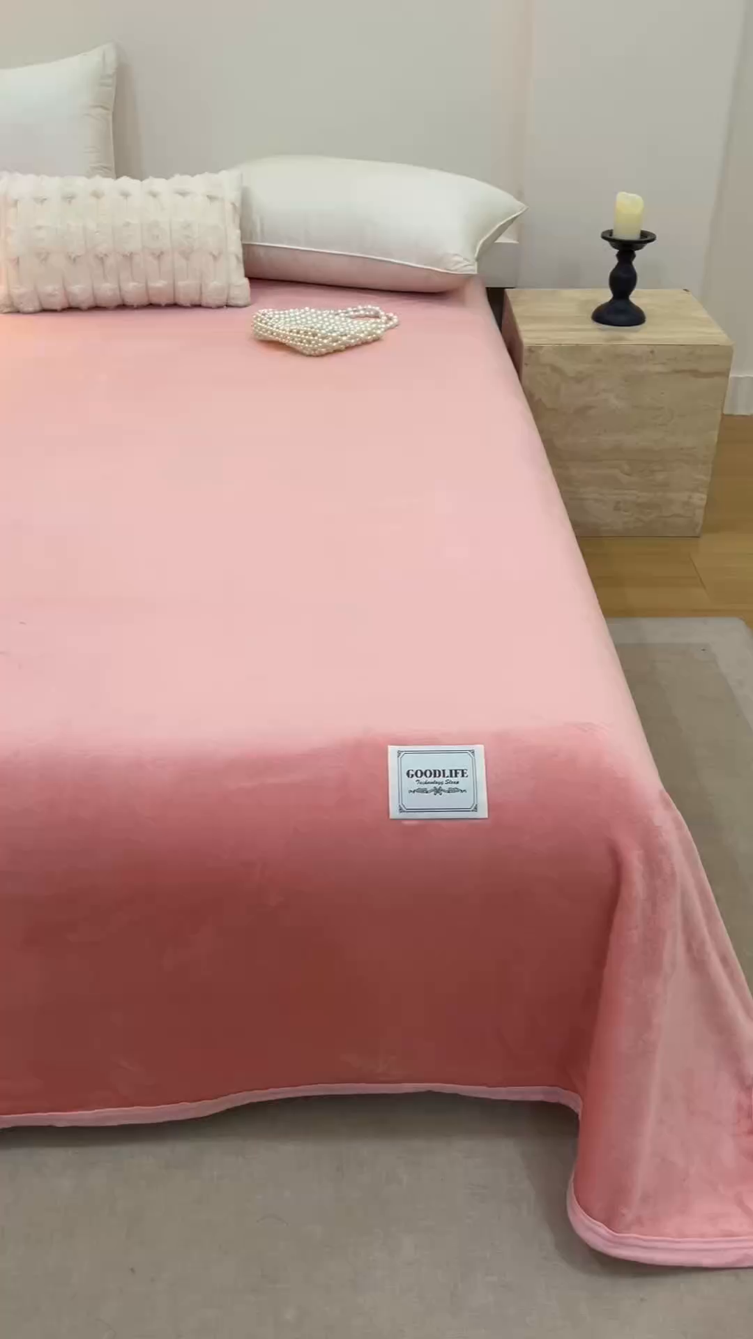 91家纺网 家纺一手货源 找家纺 悦然毛巾被 2025新款300克印花牛奶绒盖毯休闲毯素色毛毯毯子 甜粉