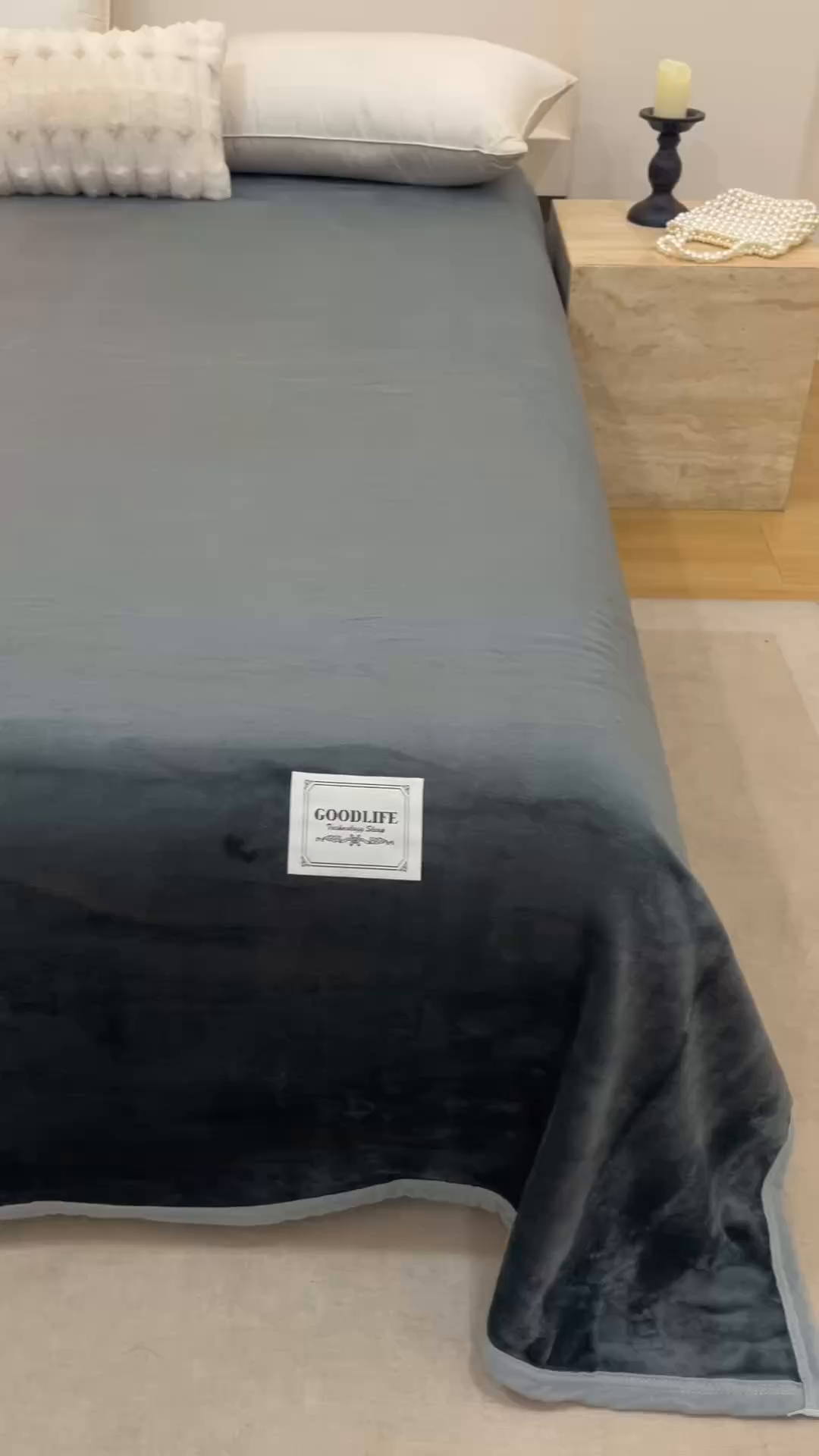 91家纺网 家纺一手货源 找家纺 悦然毛巾被 2025新款300克印花牛奶绒盖毯休闲毯素色毛毯毯子 深灰