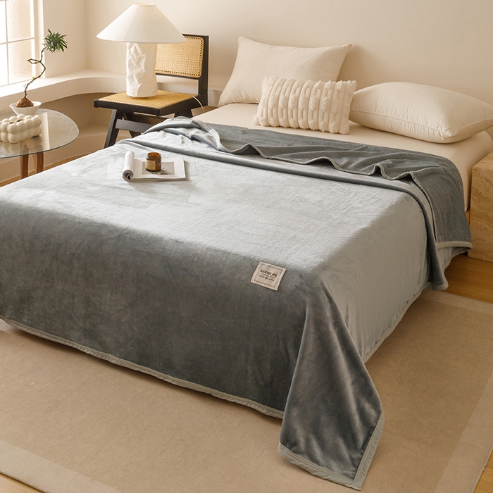 91家纺网 家纺一手货源 找家纺 悦然毛巾被 2025新款300克印花牛奶绒盖毯休闲毯素色毛毯毯子 银灰