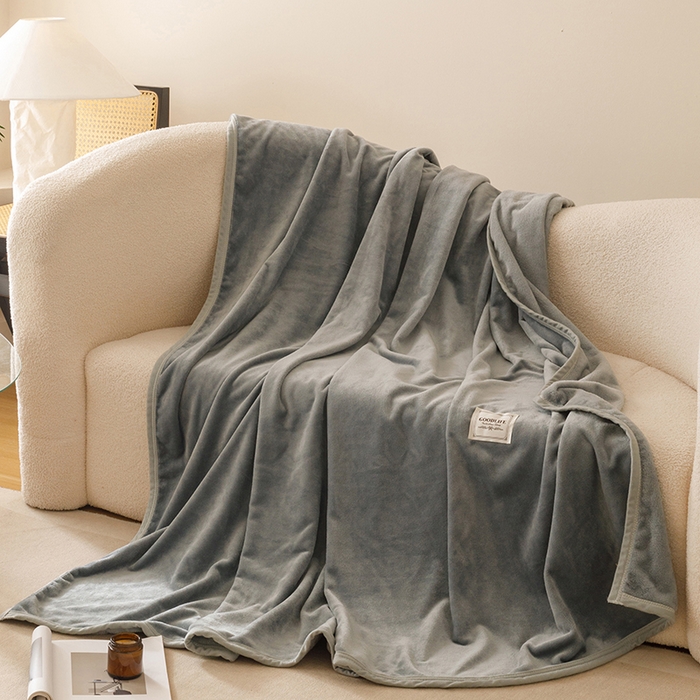 91家纺网 家纺一手货源 找家纺 悦然毛巾被 2025新款300克印花牛奶绒盖毯休闲毯素色毛毯毯子 银灰