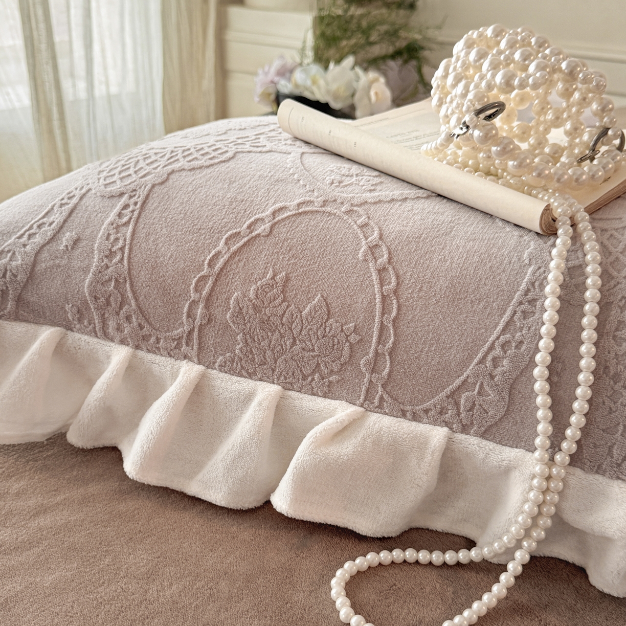 91家纺网 家纺一手货源 找家纺 （总）慕澄家纺 2025新款高克重牛奶绒花边款雕花四件套