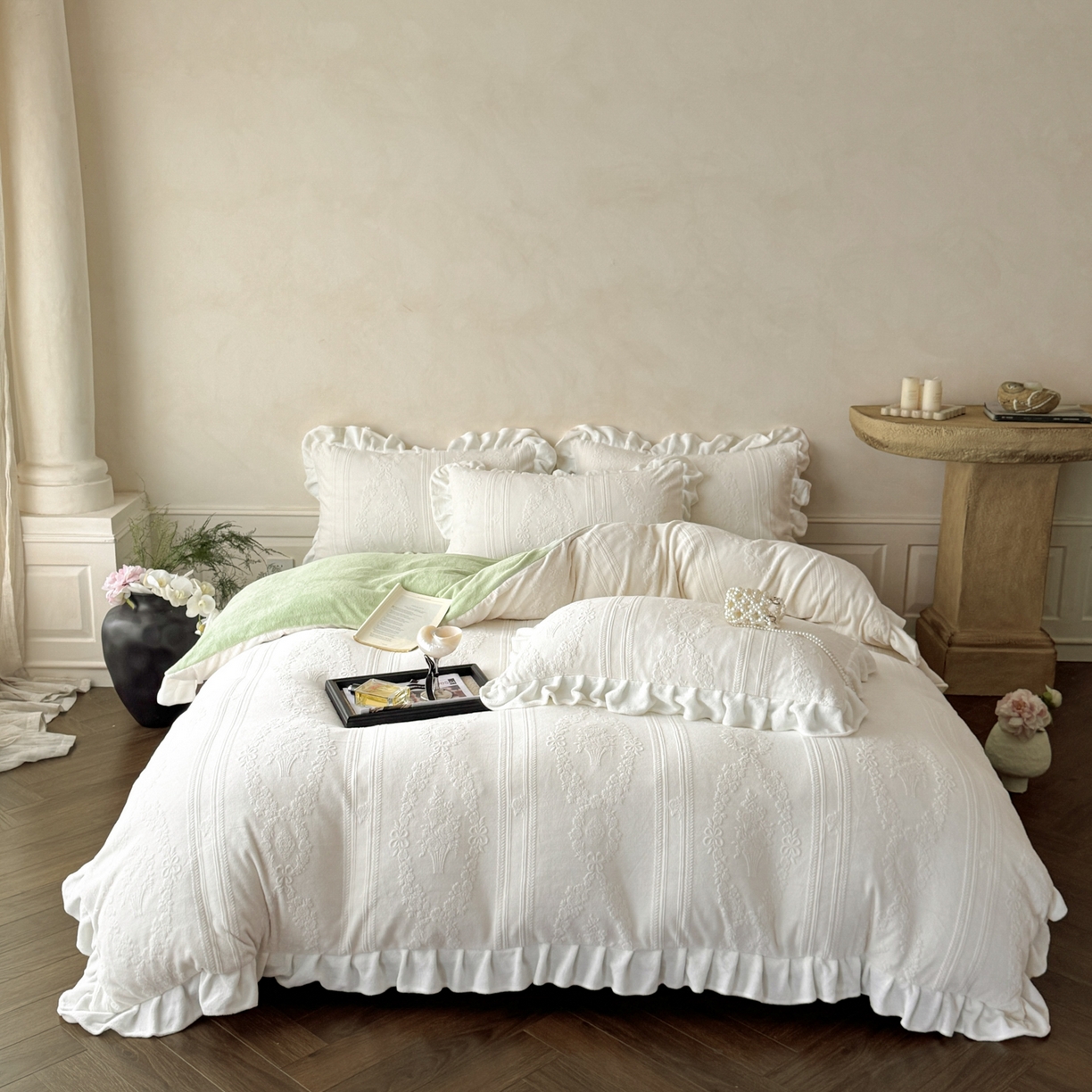 慕澄家纺 2025新款高克重牛奶绒花边款雕花四件套 安琪儿-白绿