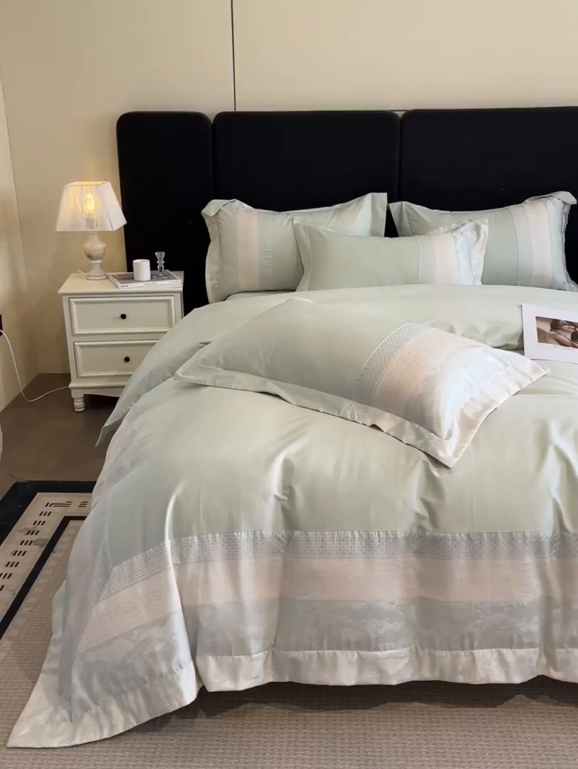 91家纺网 家纺一手货源 找家纺 （总）博纳家纺 2025新款多色色织提花宽边高级简奢款亲肤棉四件套-纸落云烟