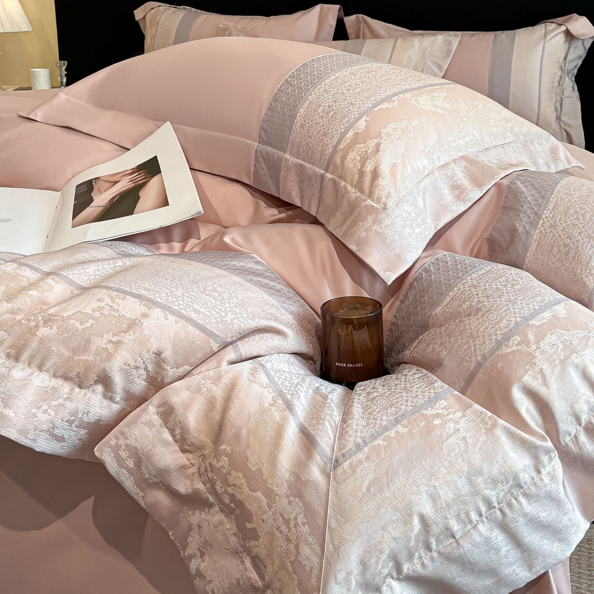 91家纺网 家纺一手货源 找家纺 博纳家纺 2025新款多色色织提花宽边高级简奢款亲肤棉四件套-纸落云烟 纸落云烟-粉玉