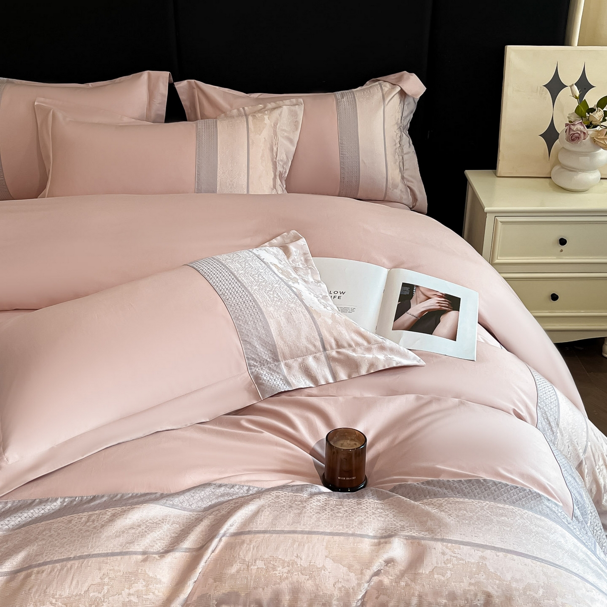 91家纺网 家纺一手货源 找家纺 博纳家纺 2025新款多色色织提花宽边高级简奢款亲肤棉四件套-纸落云烟 纸落云烟-粉玉