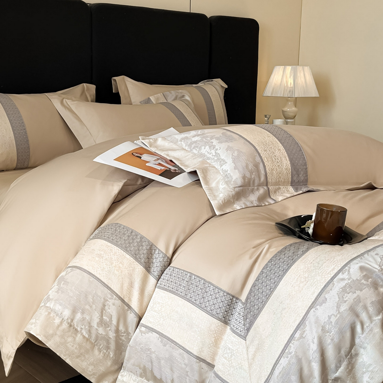 91家纺网 家纺一手货源 找家纺 博纳家纺 2025新款多色色织提花宽边高级简奢款亲肤棉四件套-纸落云烟 纸落云烟-香槟