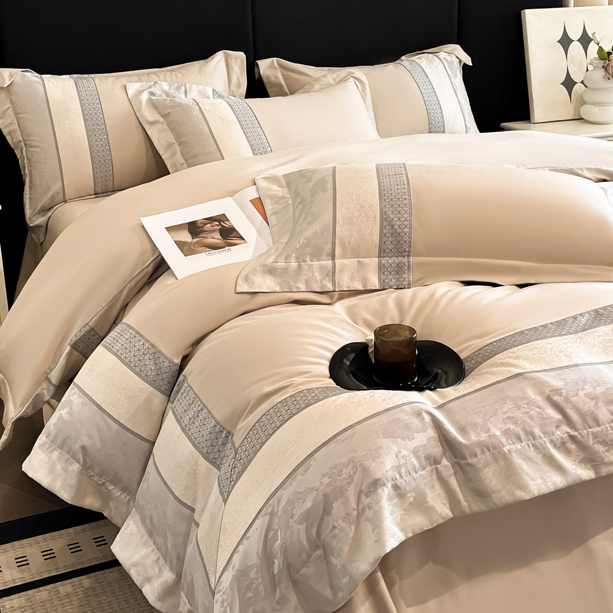 91家纺网 家纺一手货源 找家纺 博纳家纺 2025新款多色色织提花宽边高级简奢款亲肤棉四件套-纸落云烟 纸落云烟-香槟