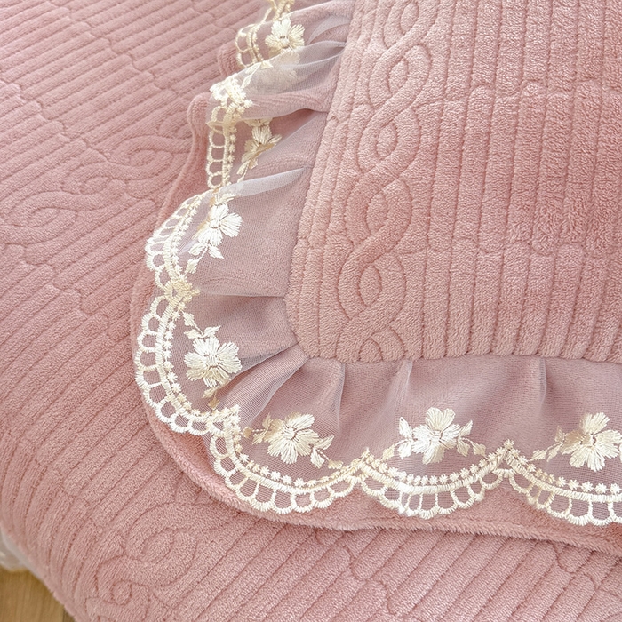 91家纺网 家纺一手货源 找家纺 （总）美达家纺 2025新款牛奶绒纯色夹棉床裙