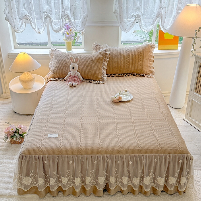 91家纺网 家纺一手货源 找家纺 （总）美达家纺 2025新款牛奶绒纯色夹棉床裙