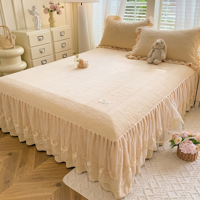 91家纺网 家纺一手货源 找家纺 美达家纺 2025新款牛奶绒纯色夹棉床裙 牛奶绒夹棉床裙-米白