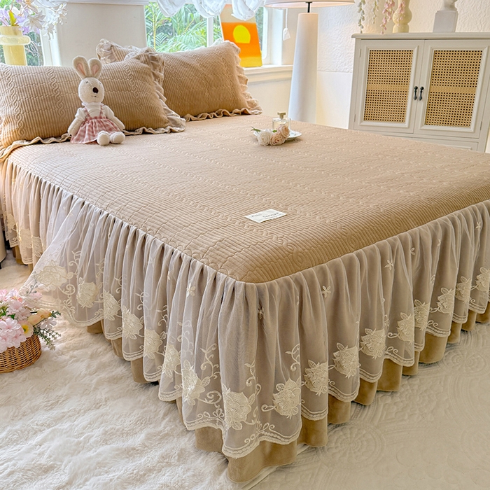 91家纺网 家纺一手货源 找家纺 美达家纺 2025新款牛奶绒纯色夹棉床裙 牛奶绒夹棉床裙-咖