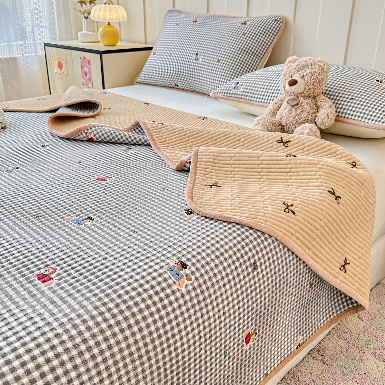 91家纺网 家纺一手货源 找家纺 （总）岚吉家纺 2025新款全棉133*72宝宝绒棉加绒一面纯棉一面牛奶绒双面可用单床盖学生床床垫 床盖单件