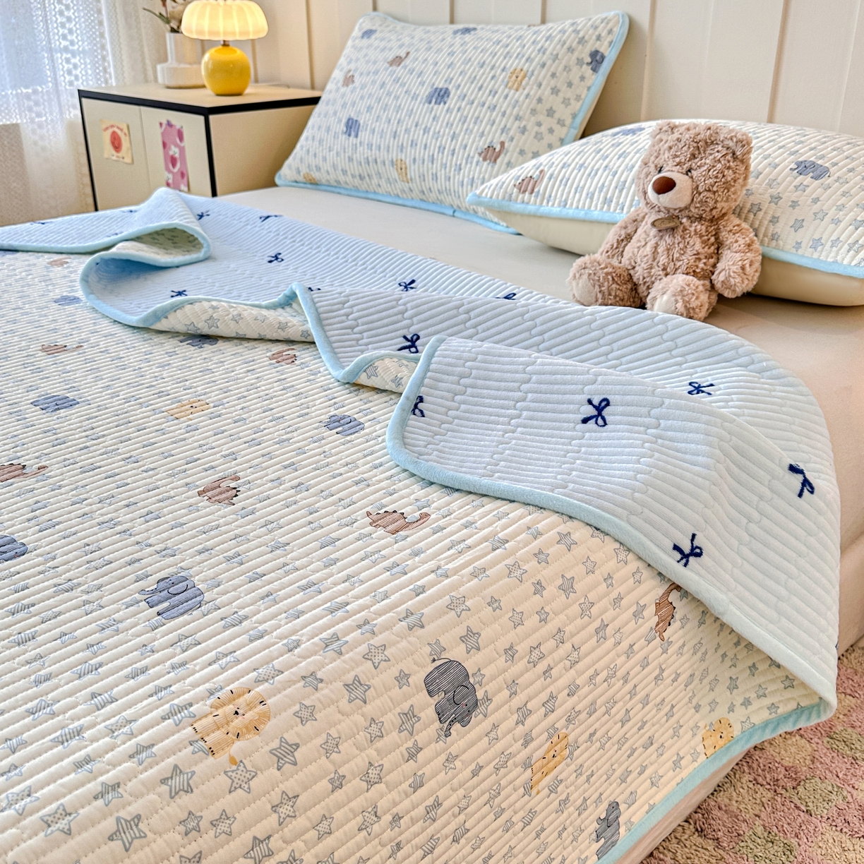 91家纺网 家纺一手货源 找家纺 （总）岚吉家纺 2025新款全棉133*72宝宝绒棉加绒一面纯棉一面牛奶绒双面可用单床盖学生床床垫 床盖单件