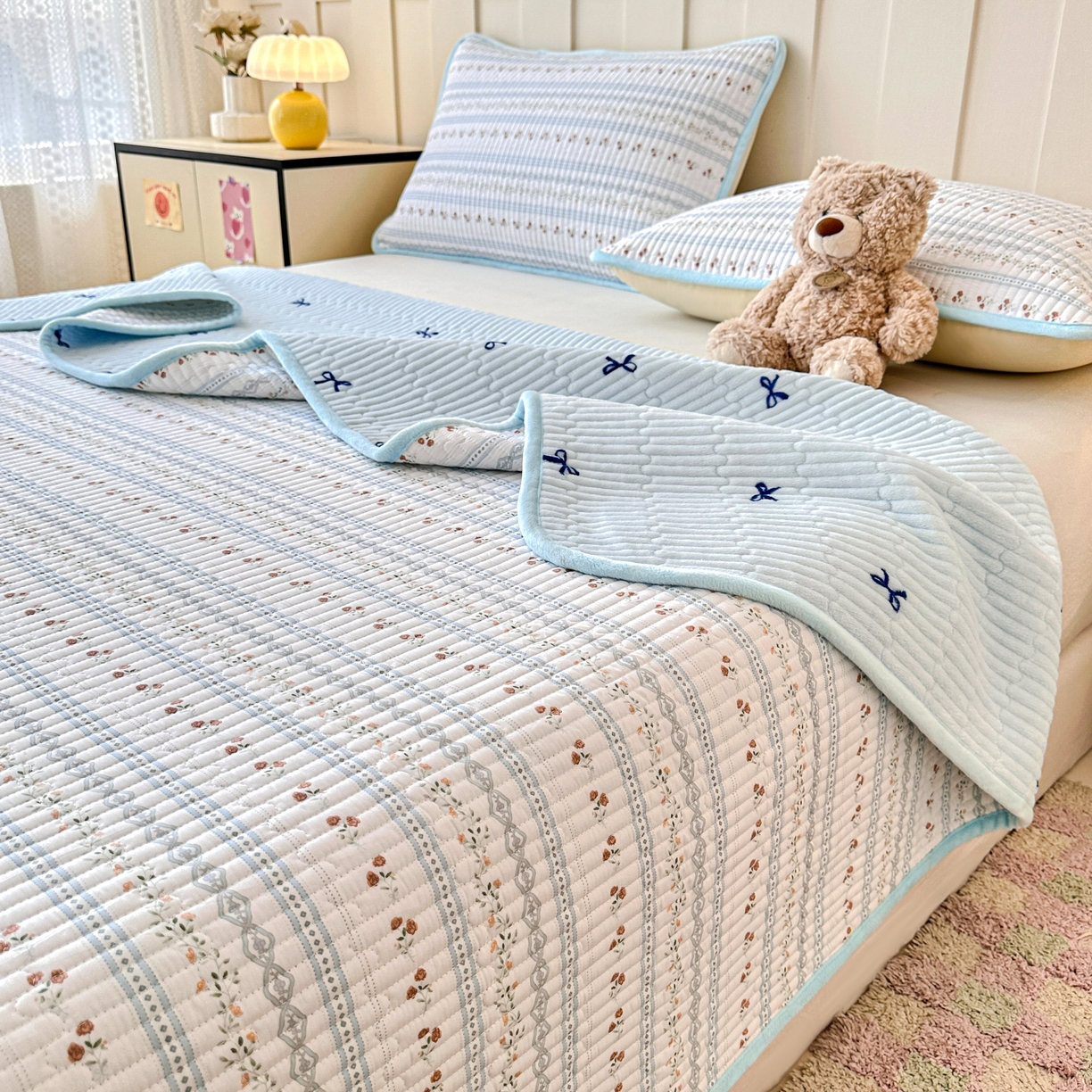 91家纺网 家纺一手货源 找家纺 （总）岚吉家纺 2025新款全棉133*72宝宝绒棉加绒一面纯棉一面牛奶绒双面可用单床盖学生床床垫 床盖单件