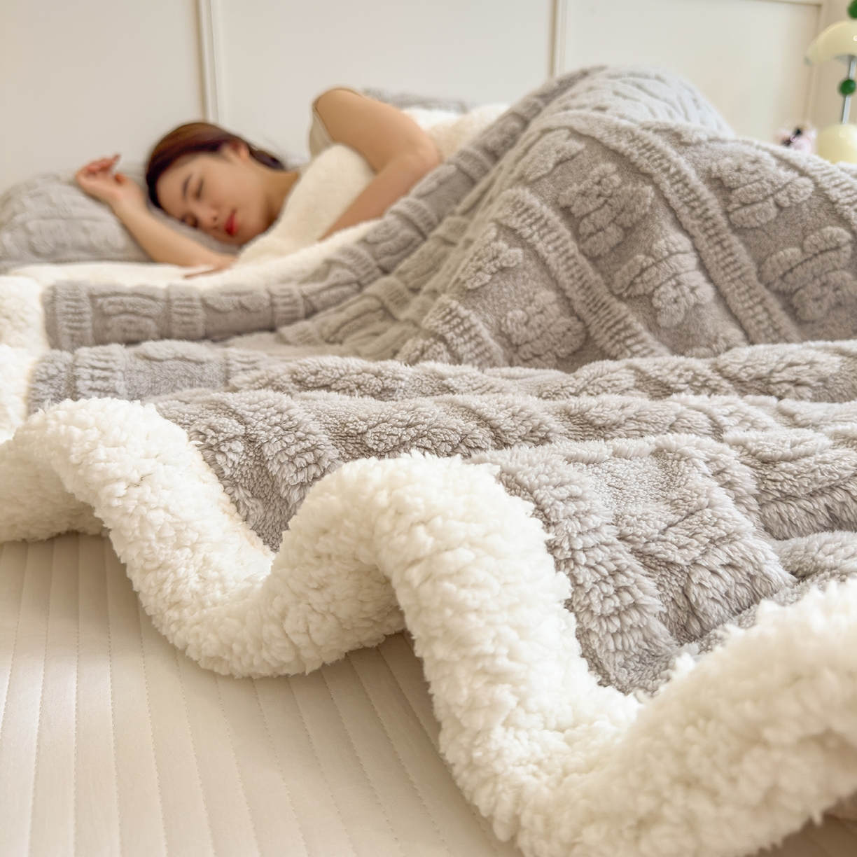 91家纺网 家纺一手货源 找家纺 世纪绒品 2025新款多宝熊羊羔绒双层毛毯 多宝熊-太空灰