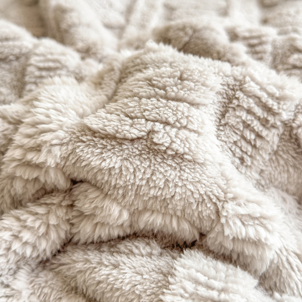 91家纺网 家纺一手货源 找家纺 世纪绒品 2025新款多宝熊羊羔绒双层毛毯 多宝熊-太空灰