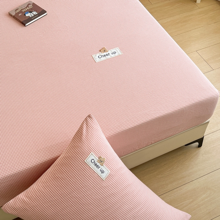 91家纺网 家纺一手货源 找家纺 （总）佳笠家居 2025新款kimi熊全棉色织水洗棉床笠枕套三件套