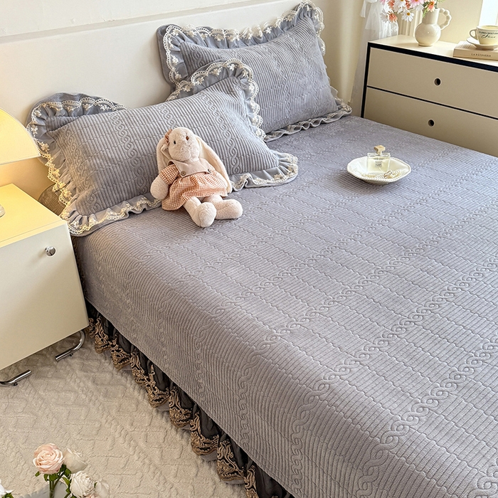 91家纺网 家纺一手货源 找家纺 （总）美达家纺 2025新款牛奶绒纯色夹棉榻榻米（可定制）