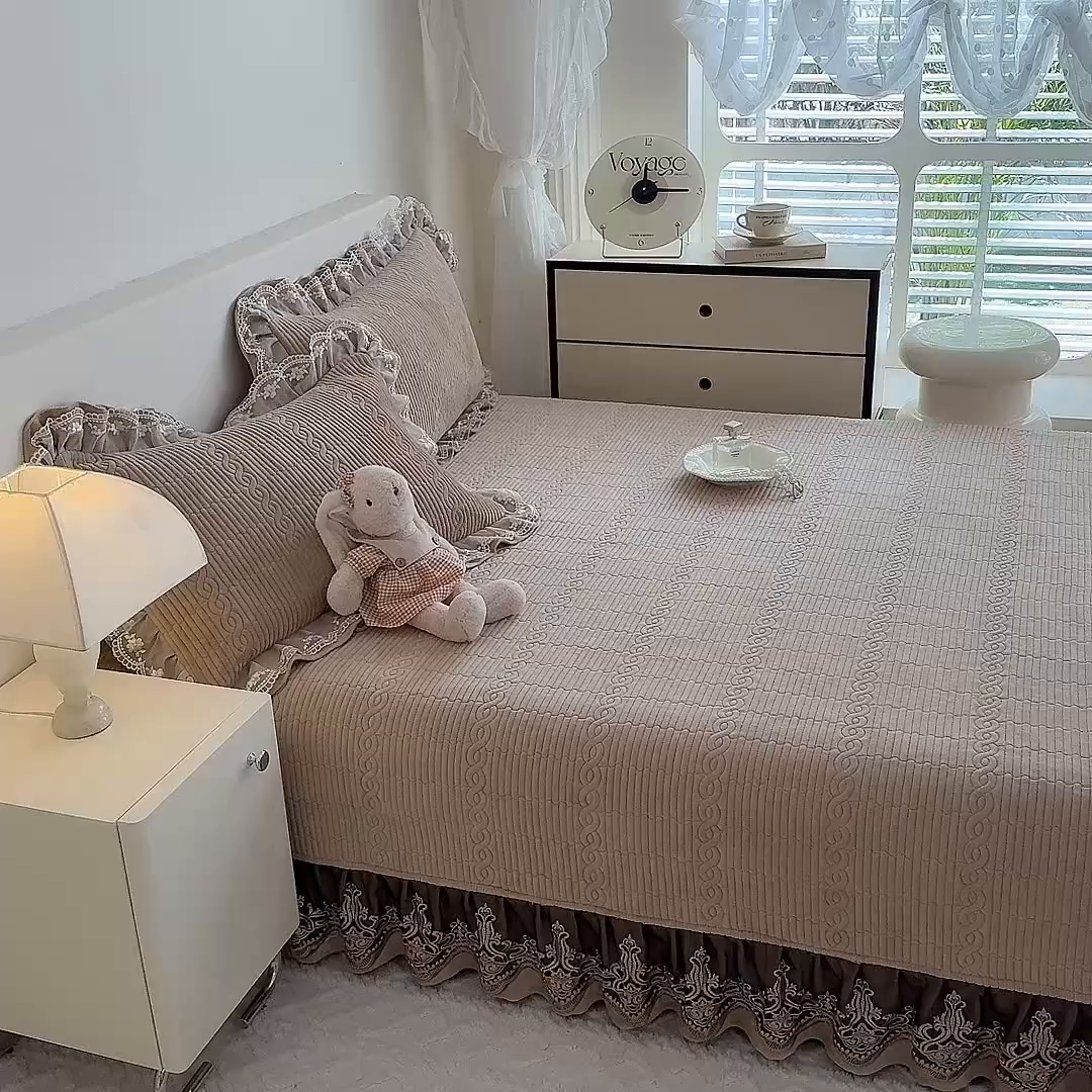 91家纺网 家纺一手货源 找家纺 美达家纺 2025新款牛奶绒纯色夹棉榻榻米 牛奶绒榻榻米-咖