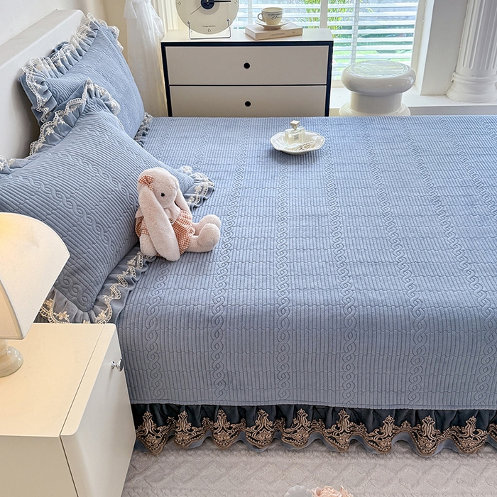 91家纺网 家纺一手货源 找家纺 美达家纺 2025新款牛奶绒纯色夹棉榻榻米 牛奶绒榻榻米-雾蓝