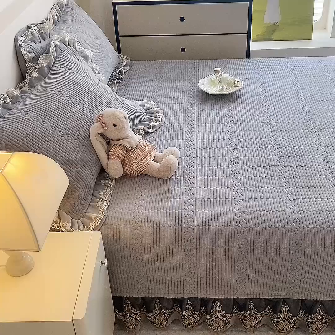 91家纺网 家纺一手货源 找家纺 （总）美达家纺 2025新款牛奶绒纯色夹棉榻榻米（可定制）