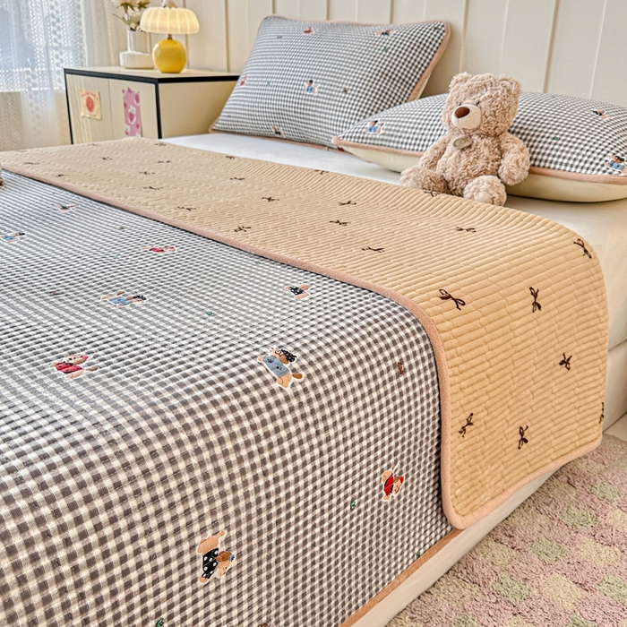 91家纺网 家纺一手货源 找家纺 岚吉家纺 2025新款全棉133*72宝宝绒棉加绒一面纯棉一面牛奶绒双面可用单床盖学生床床垫 床盖单件 灰格腊肠狗