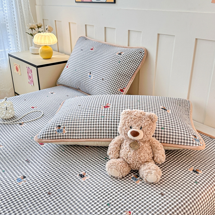 91家纺网 家纺一手货源 找家纺 岚吉家纺 2025新款全棉133*72宝宝绒棉加绒一面纯棉一面牛奶绒双面可用单床盖学生床床垫 床盖单件 灰格腊肠狗