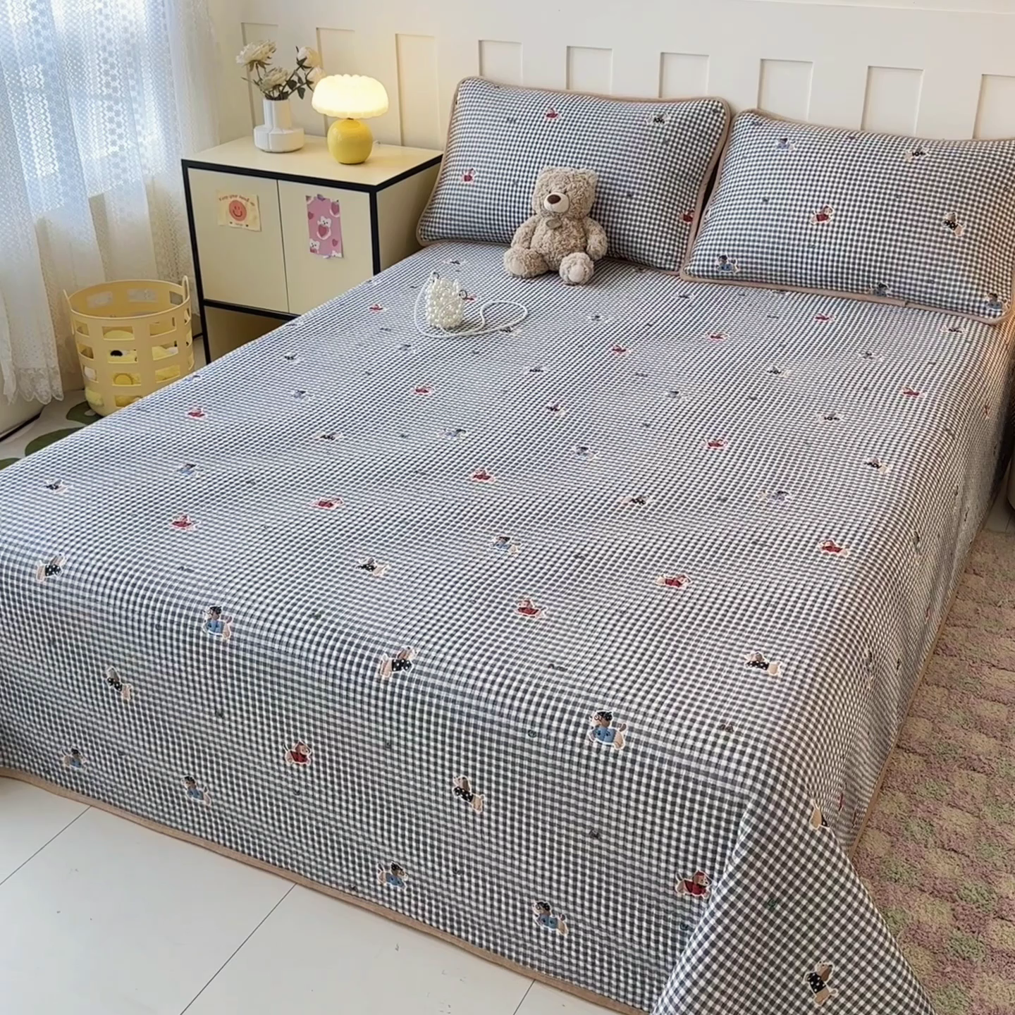 91家纺网 家纺一手货源 找家纺 岚吉家纺 2025新款全棉133*72宝宝绒棉加绒一面纯棉一面牛奶绒双面可用单床盖学生床床垫 床盖单件 灰格腊肠狗