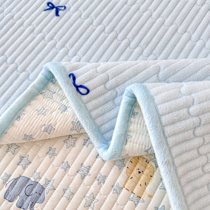 91家纺网 家纺一手货源 找家纺 岚吉家纺 2025新款全棉133*72宝宝绒棉加绒一面纯棉一面牛奶绒双面可用单床盖学生床床垫 床盖单件 蓝星动物园