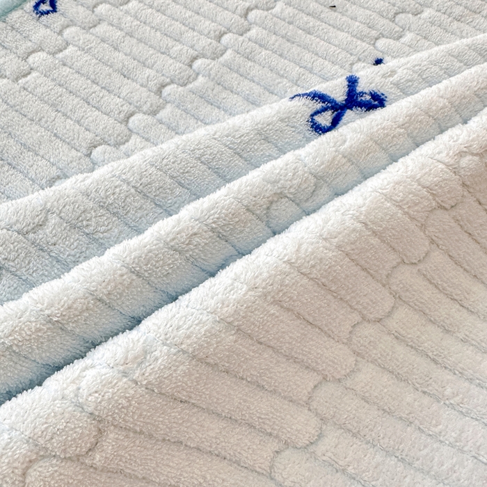 91家纺网 家纺一手货源 找家纺 岚吉家纺 2025新款全棉133*72宝宝绒棉加绒一面纯棉一面牛奶绒双面可用单床盖学生床床垫 床盖单件 樱桃花