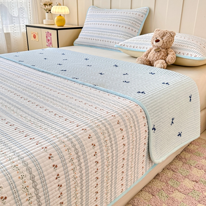 91家纺网 家纺一手货源 找家纺 岚吉家纺 2025新款全棉133*72宝宝绒棉加绒一面纯棉一面牛奶绒双面可用单床盖学生床床垫 床盖单件 樱桃花