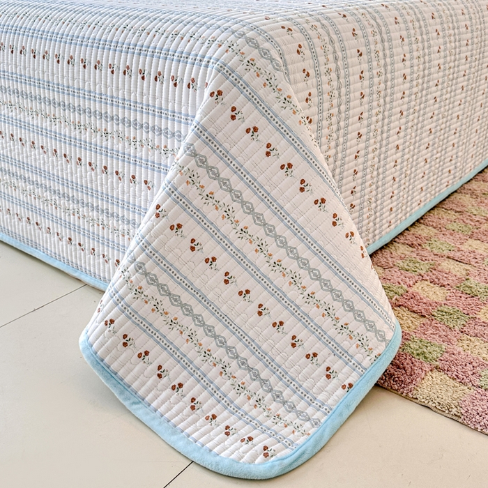 91家纺网 家纺一手货源 找家纺 岚吉家纺 2025新款全棉133*72宝宝绒棉加绒一面纯棉一面牛奶绒双面可用单床盖学生床床垫 床盖单件 樱桃花