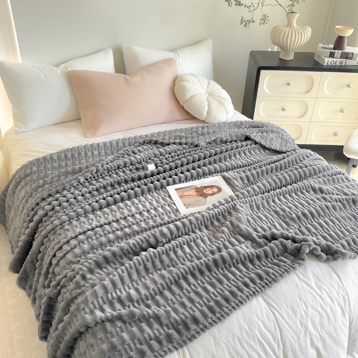 91家纺网 家纺一手货源 找家纺 （总）穆琪 2025新款高克重竹节绒毛毯兔毛绒办公家用多功能毯子