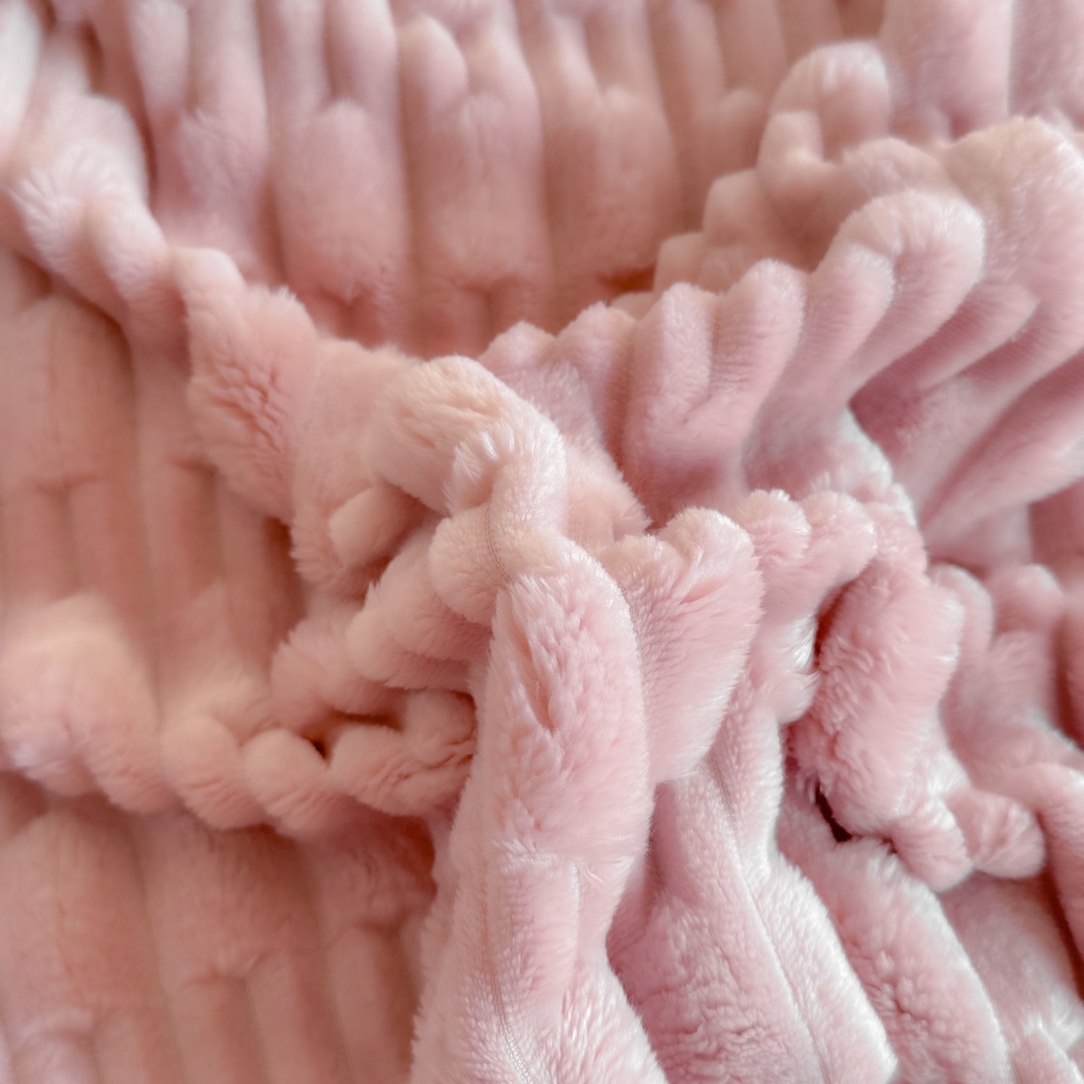 91家纺网 家纺一手货源 找家纺 穆琪 2025新款高克重竹节绒毛毯兔毛绒办公家用多功能毯子 珊瑚粉