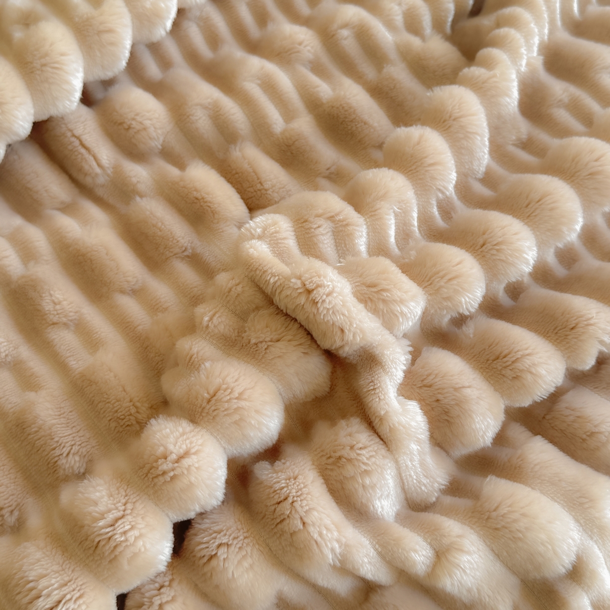 91家纺网 家纺一手货源 找家纺 穆琪 2025新款高克重竹节绒毛毯兔毛绒办公家用多功能毯子 奶茶棕