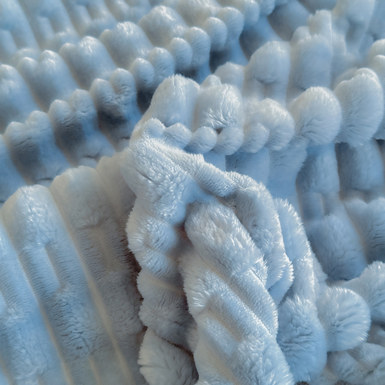 91家纺网 家纺一手货源 找家纺 穆琪 2025新款高克重竹节绒毛毯兔毛绒办公家用多功能毯子 晴山蓝