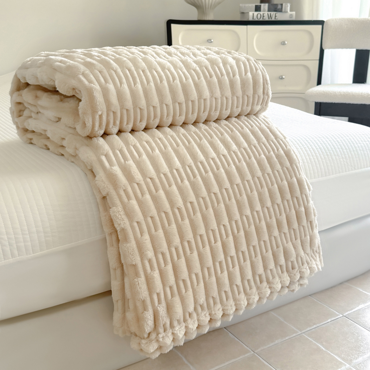 91家纺网 家纺一手货源 找家纺 穆琪 2025新款高克重竹节绒毛毯兔毛绒办公家用多功能毯子 云朵白