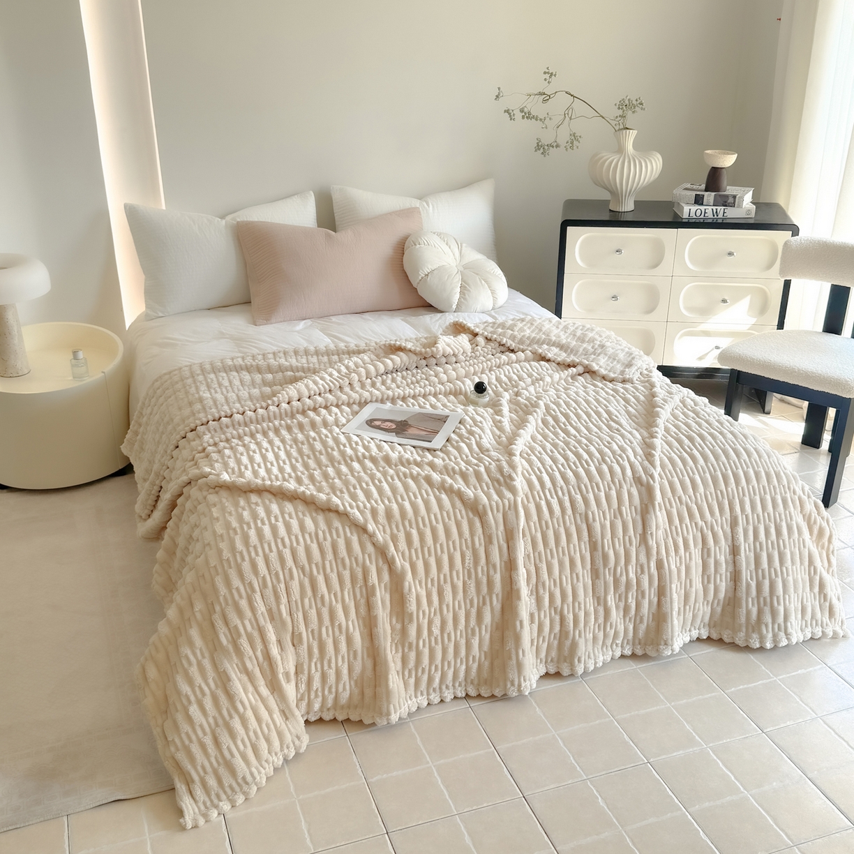 91家纺网 家纺一手货源 找家纺 穆琪 2025新款高克重竹节绒毛毯兔毛绒办公家用多功能毯子 云朵白