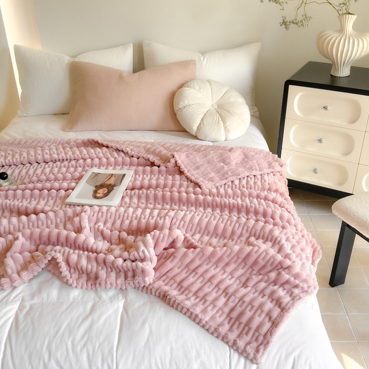 91家纺网 家纺一手货源 找家纺 穆琪 2025新款高克重竹节绒毛毯兔毛绒办公家用多功能毯子 珊瑚粉