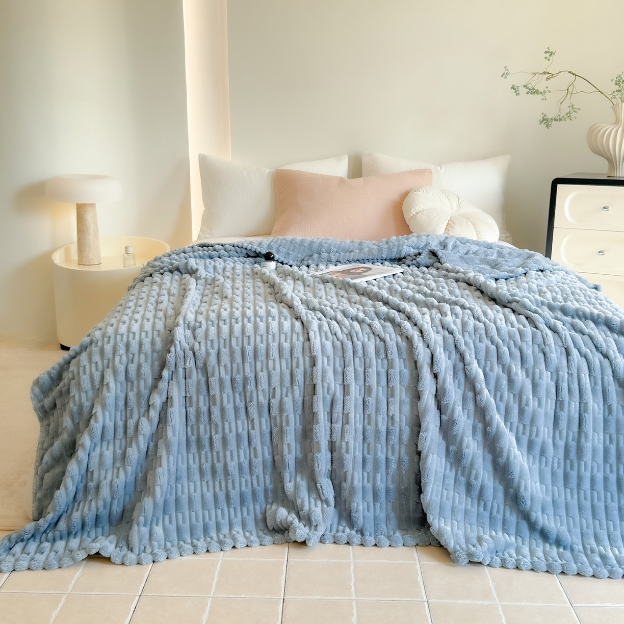 91家纺网 家纺一手货源 找家纺 穆琪 2025新款高克重竹节绒毛毯兔毛绒办公家用多功能毯子 晴山蓝