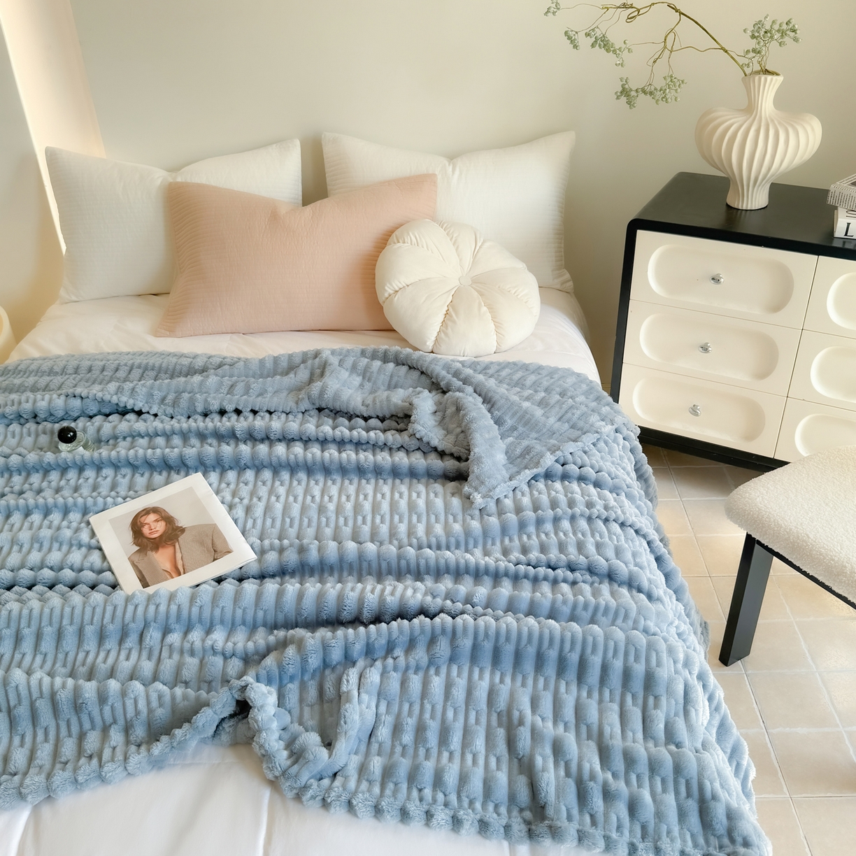 91家纺网 家纺一手货源 找家纺 穆琪 2025新款高克重竹节绒毛毯兔毛绒办公家用多功能毯子 晴山蓝