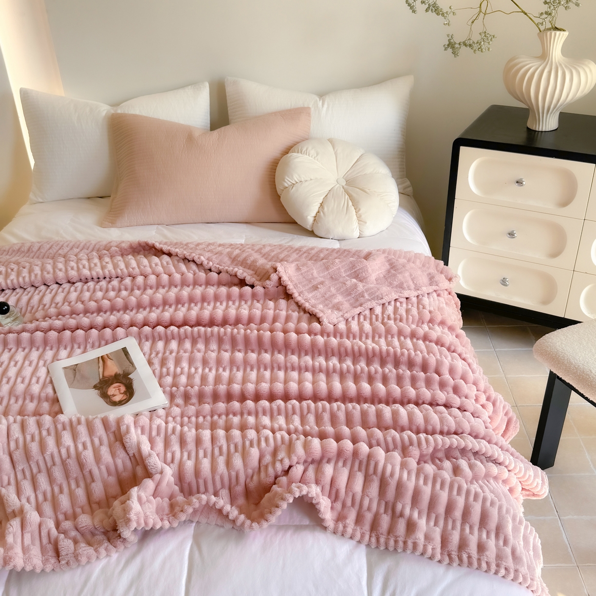 91家纺网 家纺一手货源 找家纺 穆琪 2025新款高克重竹节绒毛毯兔毛绒办公家用多功能毯子 珊瑚粉