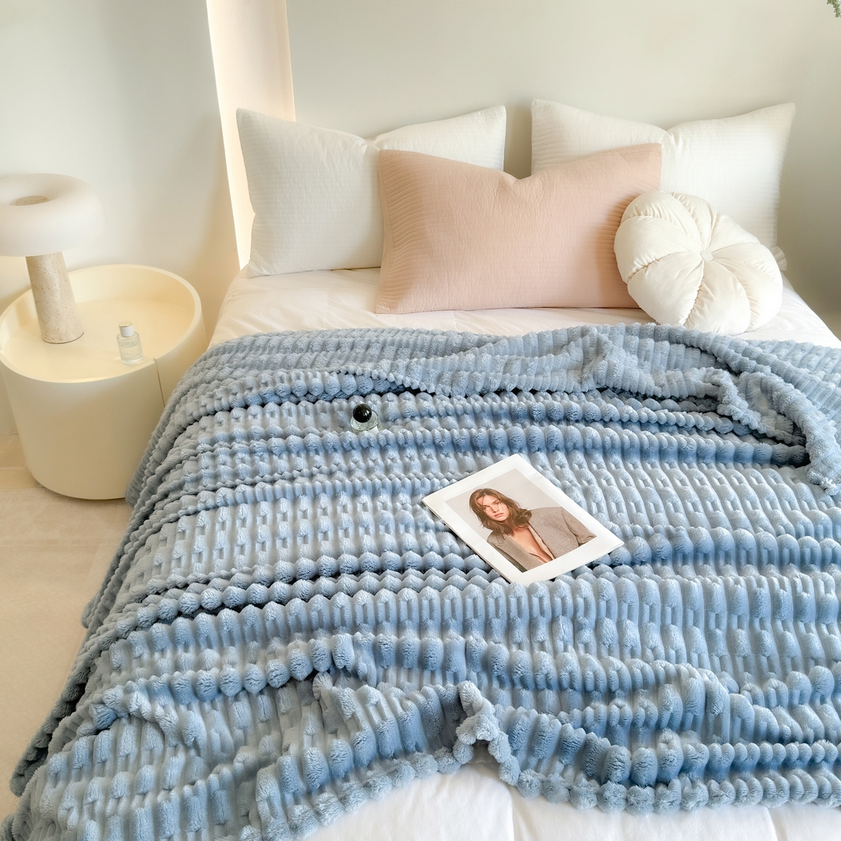 91家纺网 家纺一手货源 找家纺 穆琪 2025新款高克重竹节绒毛毯兔毛绒办公家用多功能毯子 晴山蓝