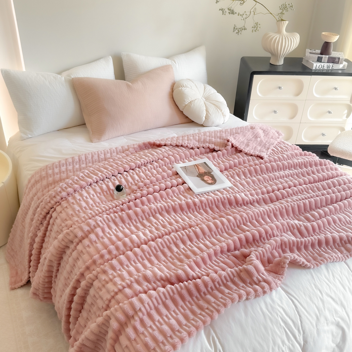 91家纺网 家纺一手货源 找家纺 穆琪 2025新款高克重竹节绒毛毯兔毛绒办公家用多功能毯子 珊瑚粉