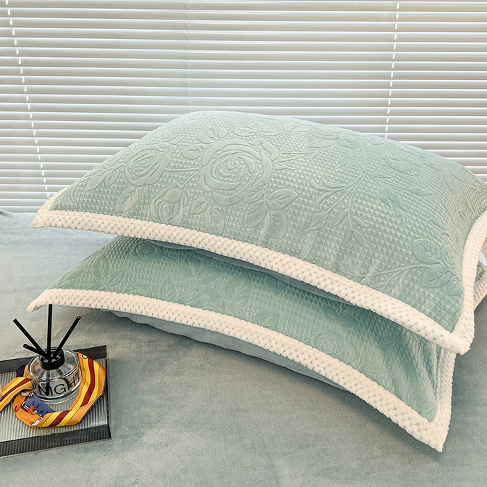 91家纺网 家纺一手货源 找家纺 倾慕  2026新款3D立体雕花牛奶绒单枕套 玫瑰恋情蓝