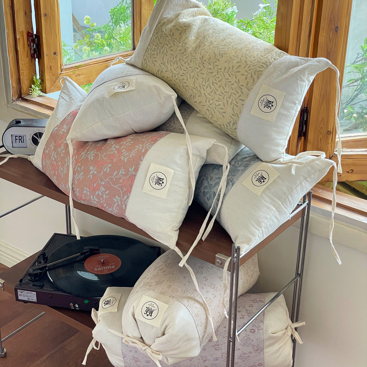 91家纺网 家纺一手货源 找家纺 亦帆枕芯 2025新款全棉纯棉棉麻提花枕头枕芯高低两用调节可拆洗荞麦枕芯加枕套 花朵灰-棉麻提花高低两用枕