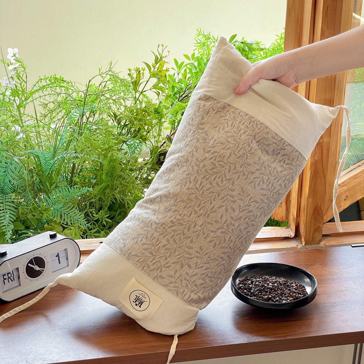 91家纺网 家纺一手货源 找家纺 亦帆枕芯 2025新款全棉纯棉棉麻提花枕头枕芯高低两用调节可拆洗荞麦枕芯加枕套 柳叶卡其-棉麻提花高低两用枕