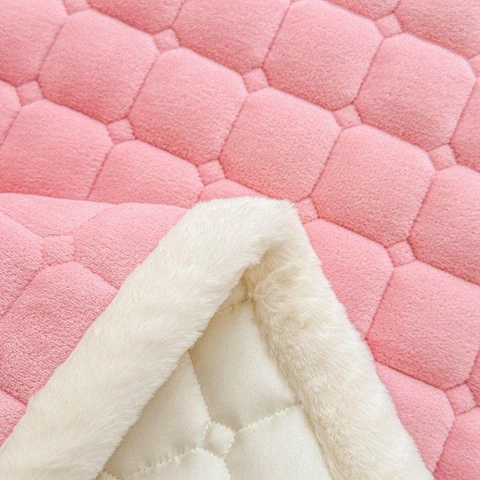 91家纺网 家纺一手货源 找家纺 爱屋及屋 2025新款牛奶绒纯色床护垫-好运熊大床系列 粉色