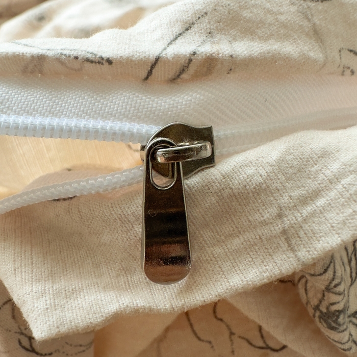 91家纺网 家纺一手货源 找家纺 思诺羽床笠 2025新款开学季法式花边A类双层纱木棉四件套 玫瑰花语